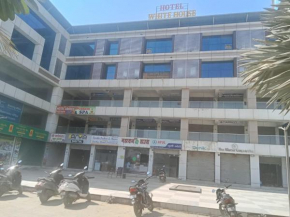 Hotel White House